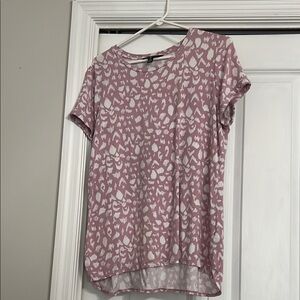 Ellen Tracy Pink Leopard Print Short Sleeve Tee